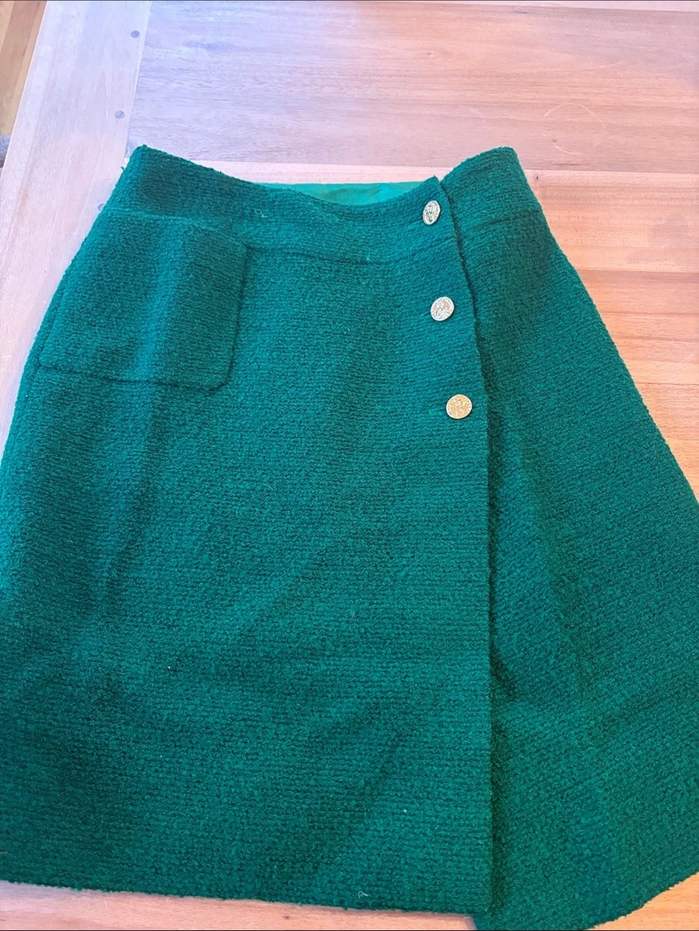 CHANEL Emerald Green Tweed A-Line Skirt with Gold Buttons